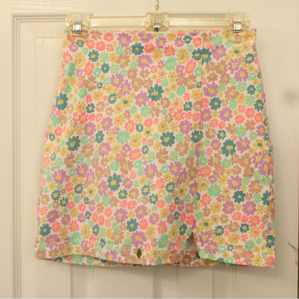 Wild Fable Size 00 Bright Floral Mini Skirt w/slit